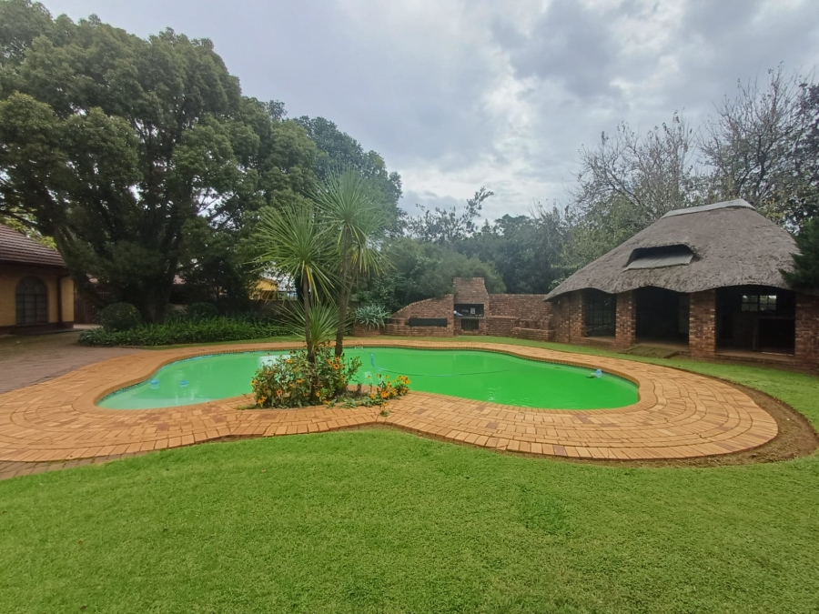 4 Bedroom Property for Sale in Mullerstuine Gauteng