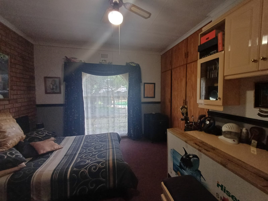 4 Bedroom Property for Sale in Mullerstuine Gauteng