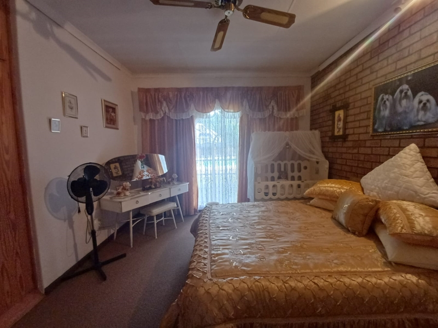 4 Bedroom Property for Sale in Mullerstuine Gauteng