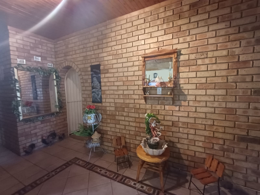 4 Bedroom Property for Sale in Mullerstuine Gauteng
