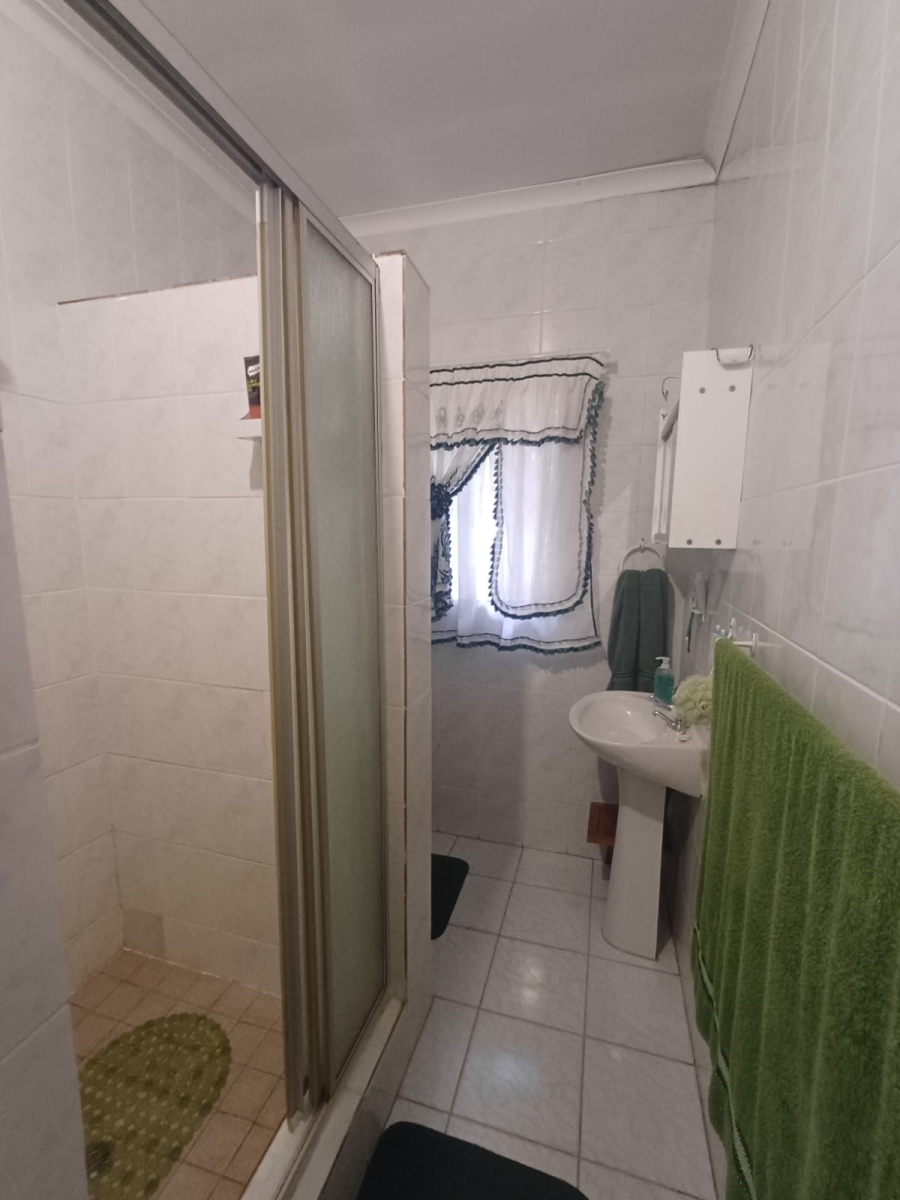 4 Bedroom Property for Sale in Mullerstuine Gauteng