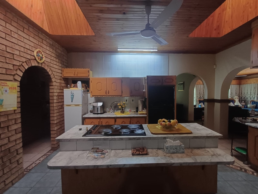 4 Bedroom Property for Sale in Mullerstuine Gauteng
