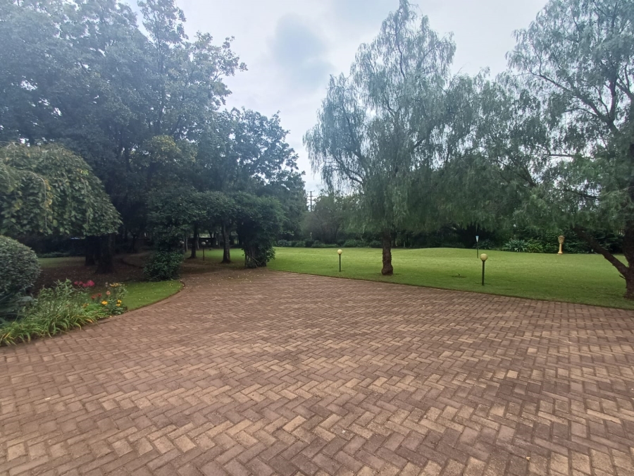4 Bedroom Property for Sale in Mullerstuine Gauteng