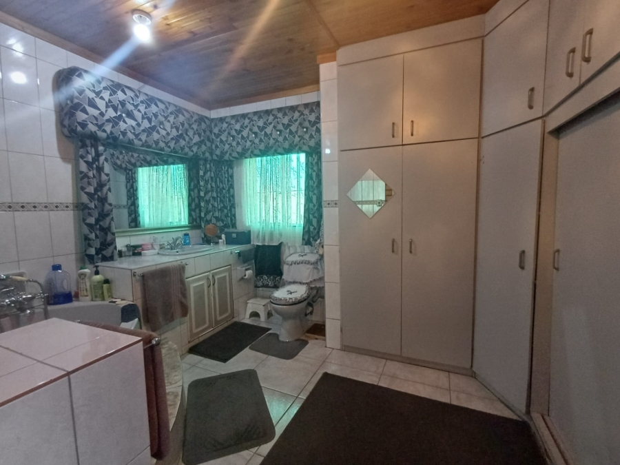 4 Bedroom Property for Sale in Mullerstuine Gauteng