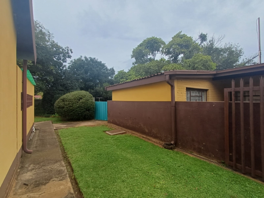 4 Bedroom Property for Sale in Mullerstuine Gauteng