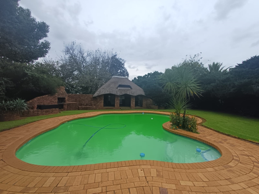 4 Bedroom Property for Sale in Mullerstuine Gauteng
