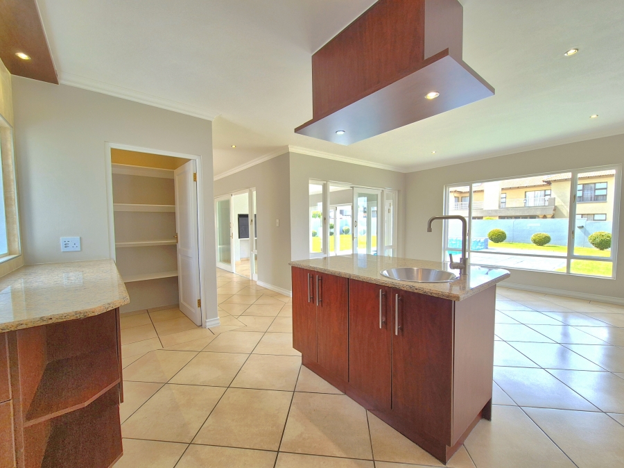 4 Bedroom Property for Sale in Helderwyk Gauteng