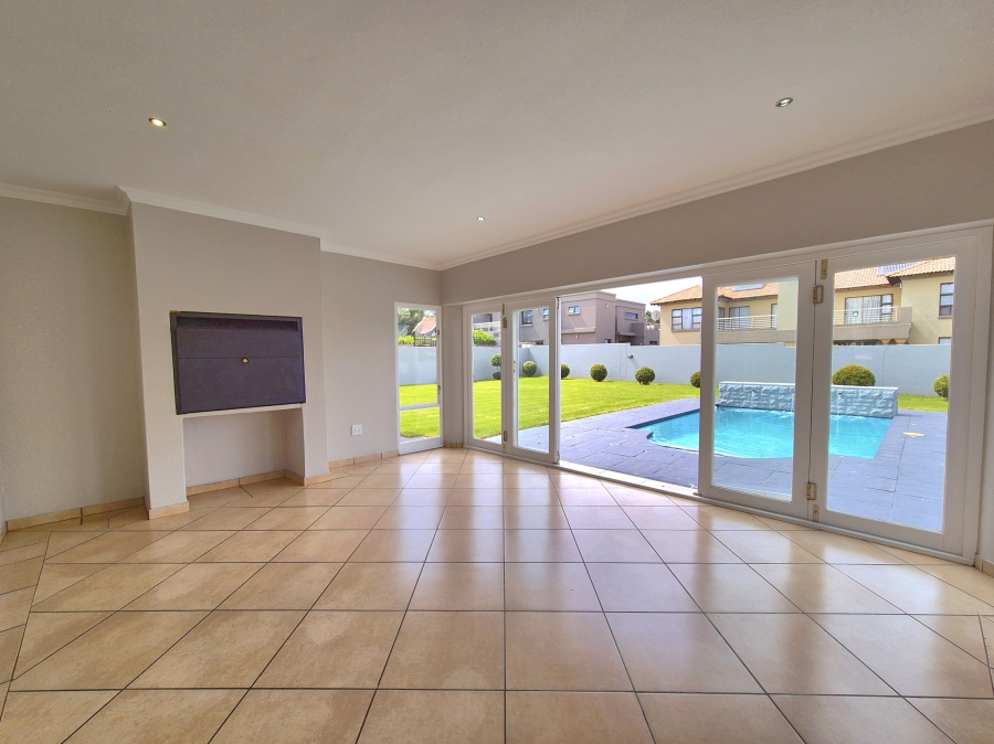 4 Bedroom Property for Sale in Helderwyk Gauteng