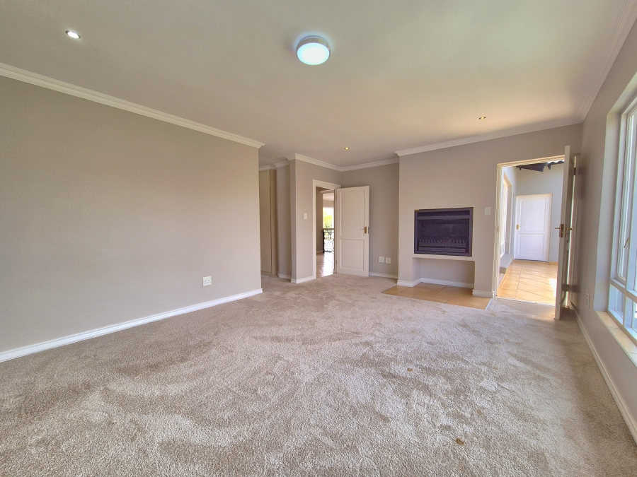 4 Bedroom Property for Sale in Helderwyk Gauteng