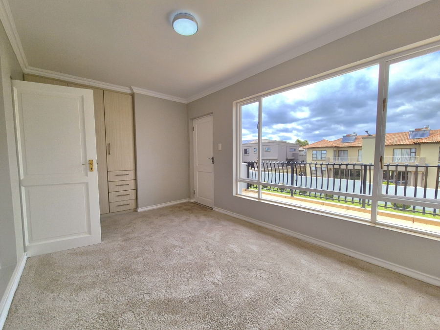 4 Bedroom Property for Sale in Helderwyk Gauteng