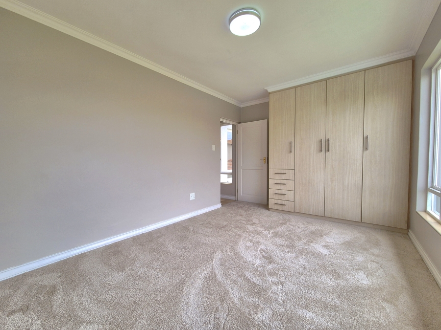 4 Bedroom Property for Sale in Helderwyk Gauteng