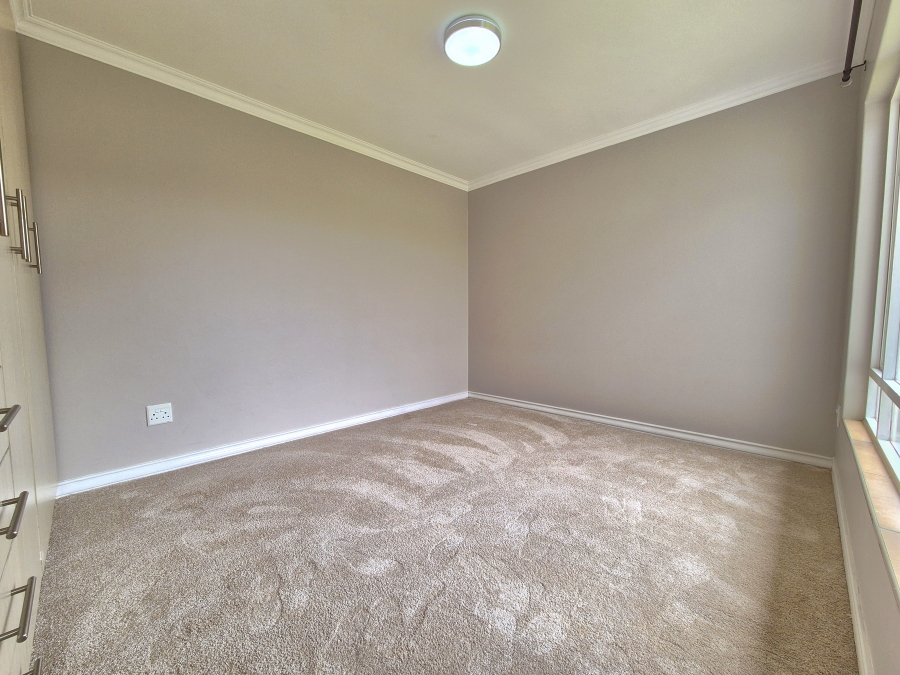 4 Bedroom Property for Sale in Helderwyk Gauteng