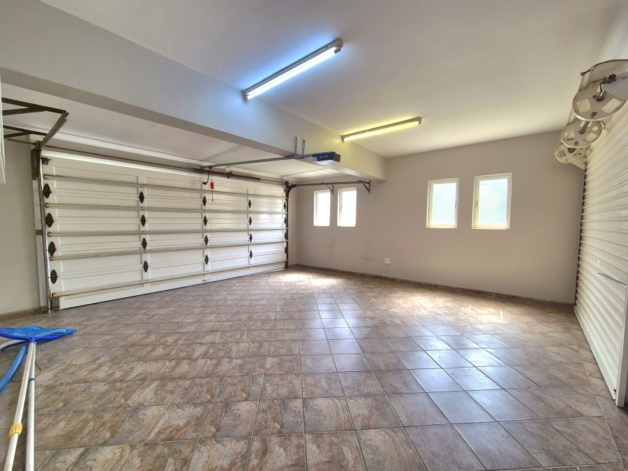 4 Bedroom Property for Sale in Helderwyk Gauteng