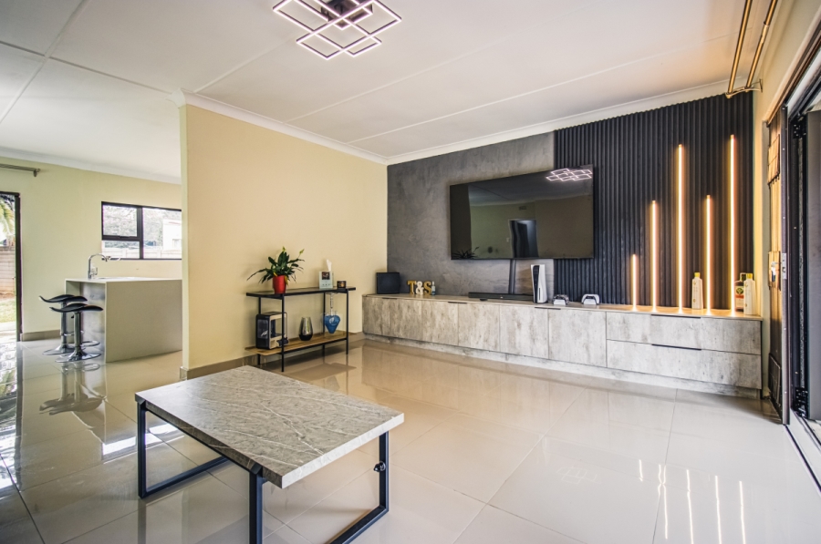 3 Bedroom Property for Sale in Hurlyvale Gauteng