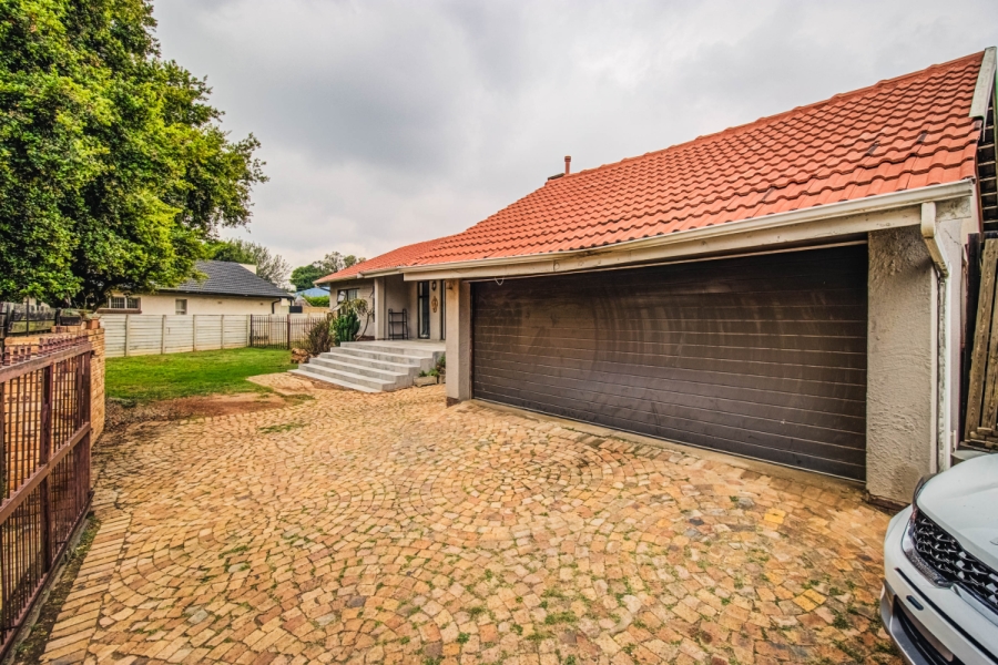 3 Bedroom Property for Sale in Hurlyvale Gauteng