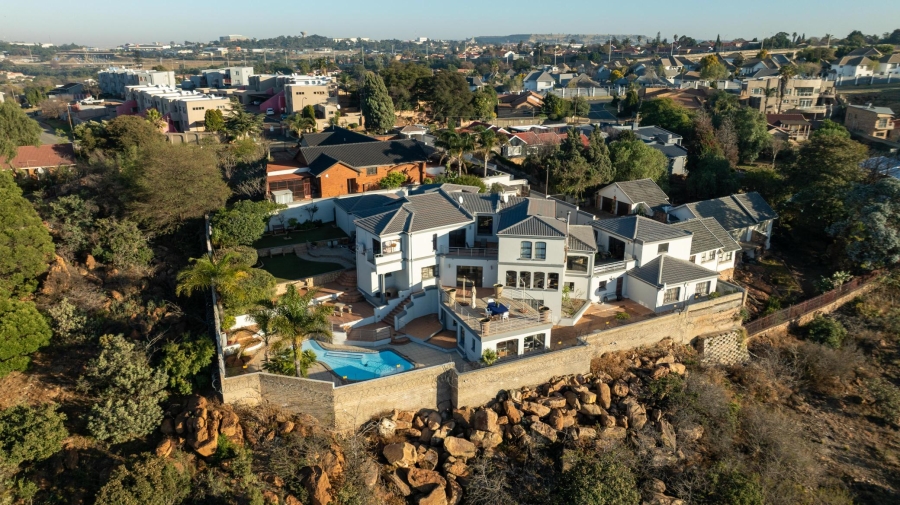 7 Bedroom Property for Sale in Ridgeway Gauteng