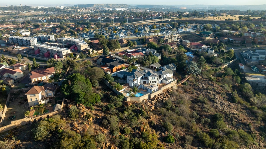 7 Bedroom Property for Sale in Ridgeway Gauteng