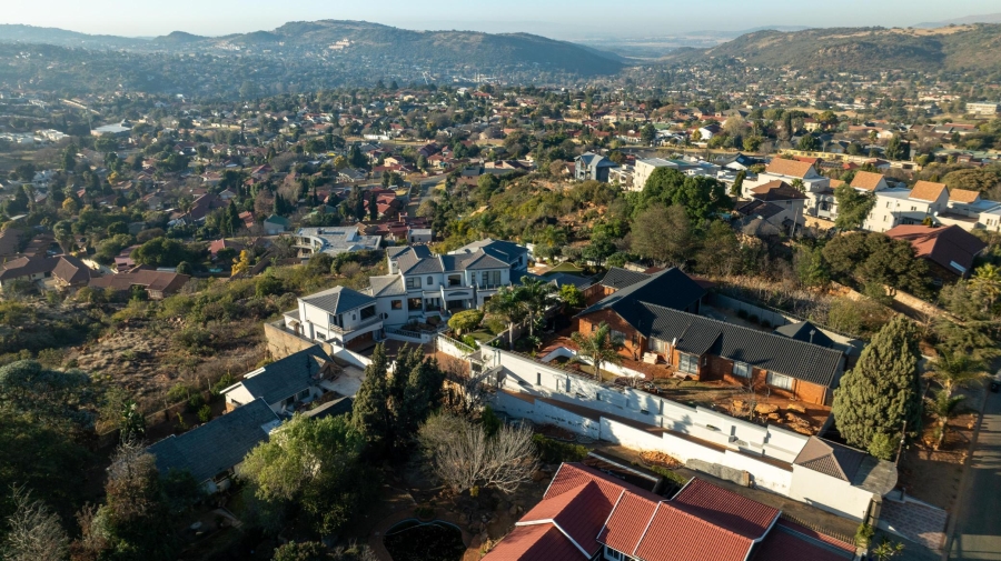 7 Bedroom Property for Sale in Ridgeway Gauteng