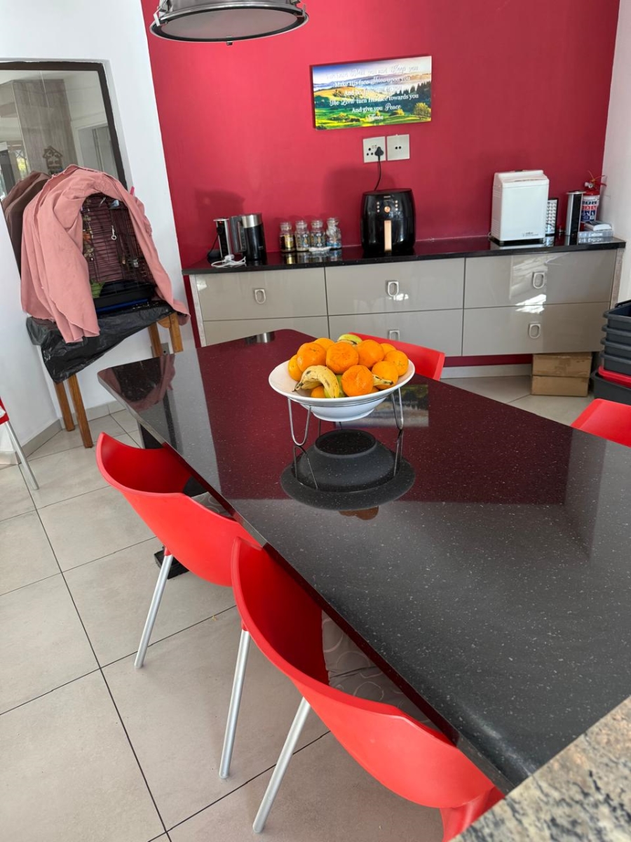 7 Bedroom Property for Sale in Ridgeway Gauteng