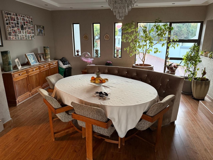 7 Bedroom Property for Sale in Ridgeway Gauteng