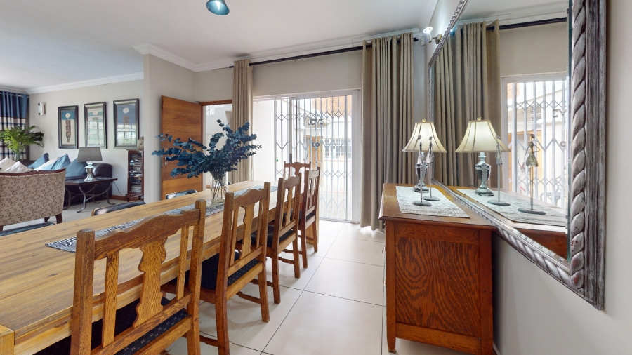 4 Bedroom Property for Sale in Lakefield Gauteng