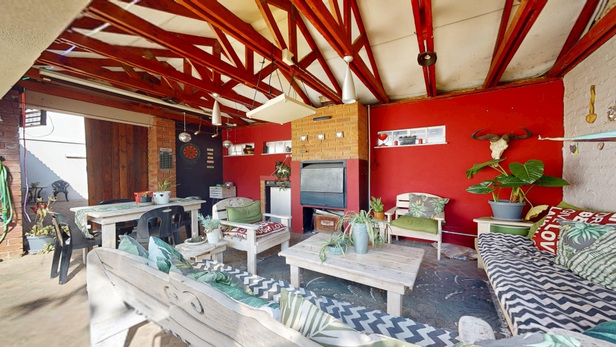 4 Bedroom Property for Sale in Lakefield Gauteng