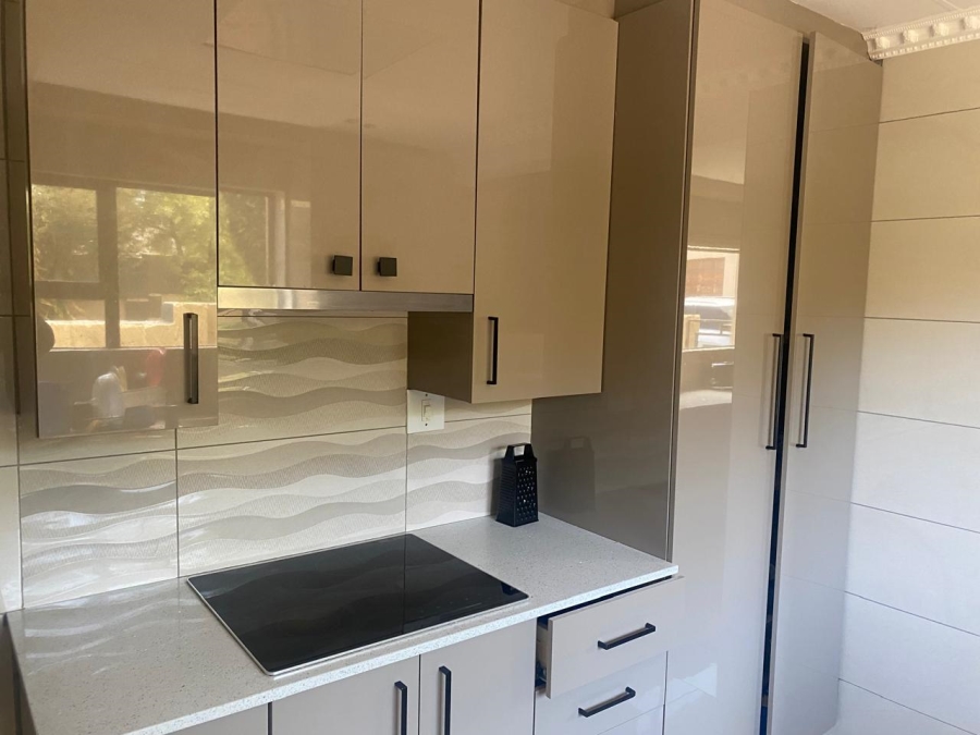 5 Bedroom Property for Sale in Illiondale Gauteng