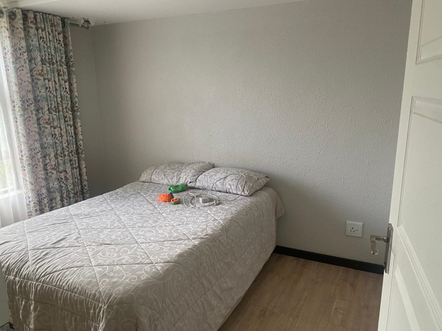 5 Bedroom Property for Sale in Illiondale Gauteng