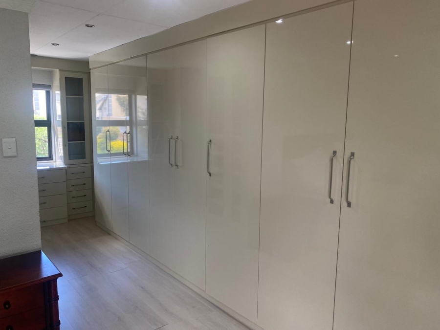 5 Bedroom Property for Sale in Illiondale Gauteng