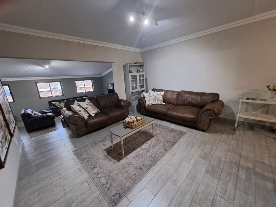 3 Bedroom Property for Sale in Overkruin Gauteng