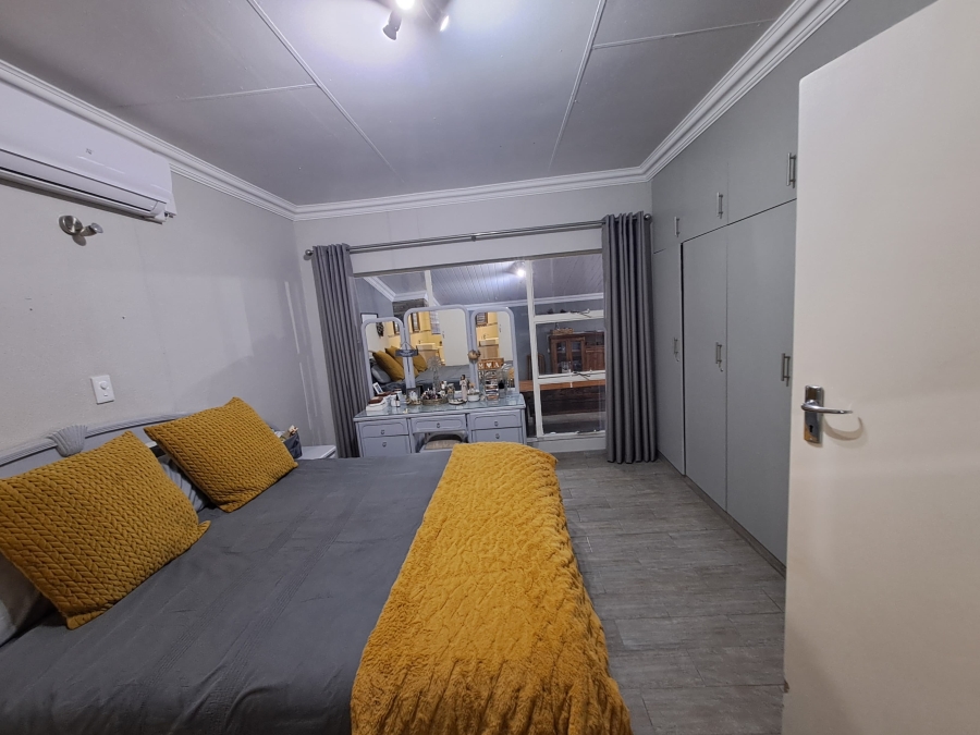 3 Bedroom Property for Sale in Overkruin Gauteng