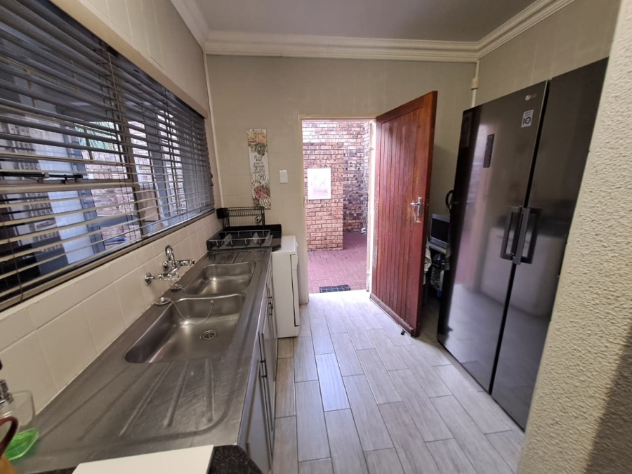 3 Bedroom Property for Sale in Overkruin Gauteng