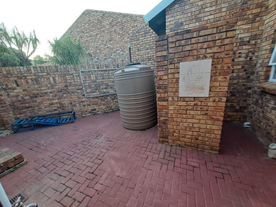 3 Bedroom Property for Sale in Overkruin Gauteng