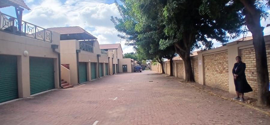 2 Bedroom Property for Sale in New Redruth Gauteng