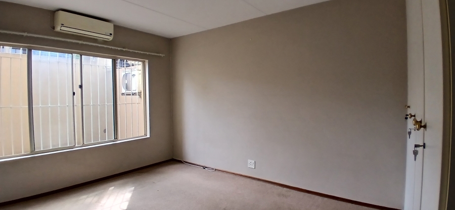 2 Bedroom Property for Sale in New Redruth Gauteng