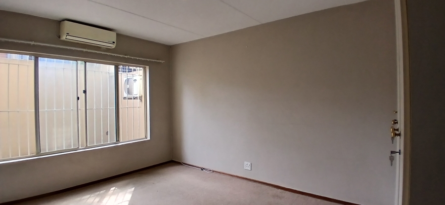 2 Bedroom Property for Sale in New Redruth Gauteng
