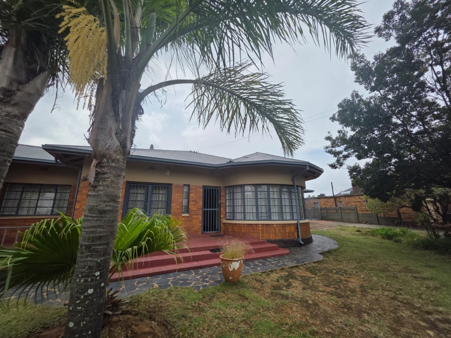 To Let 3 Bedroom Property for Rent in Lambton Gauteng