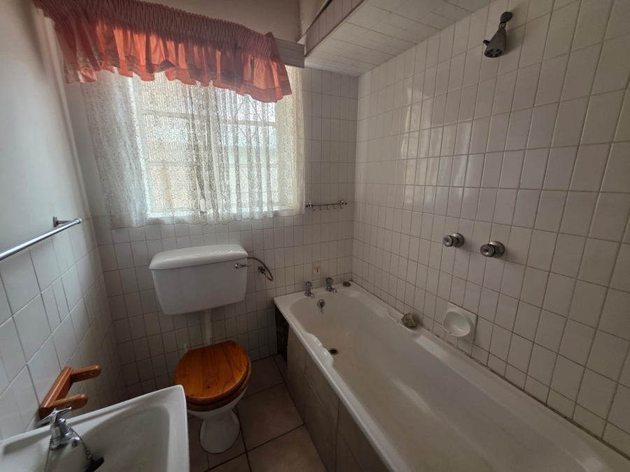 To Let 3 Bedroom Property for Rent in Lambton Gauteng