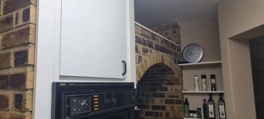 2 Bedroom Property for Sale in Sunnyside Gauteng