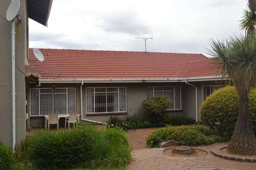 3 Bedroom Property for Sale in Ontdekkerspark Gauteng