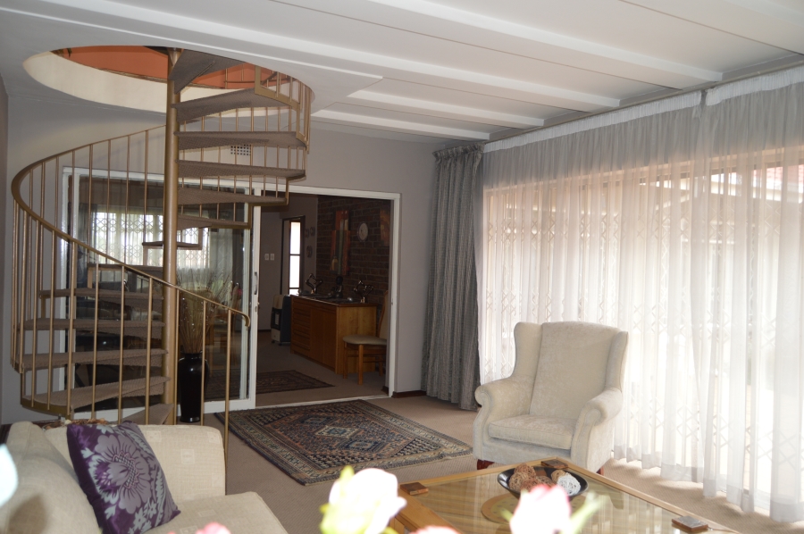 3 Bedroom Property for Sale in Ontdekkerspark Gauteng