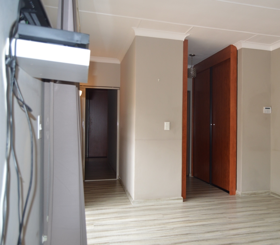 3 Bedroom Property for Sale in Ontdekkerspark Gauteng