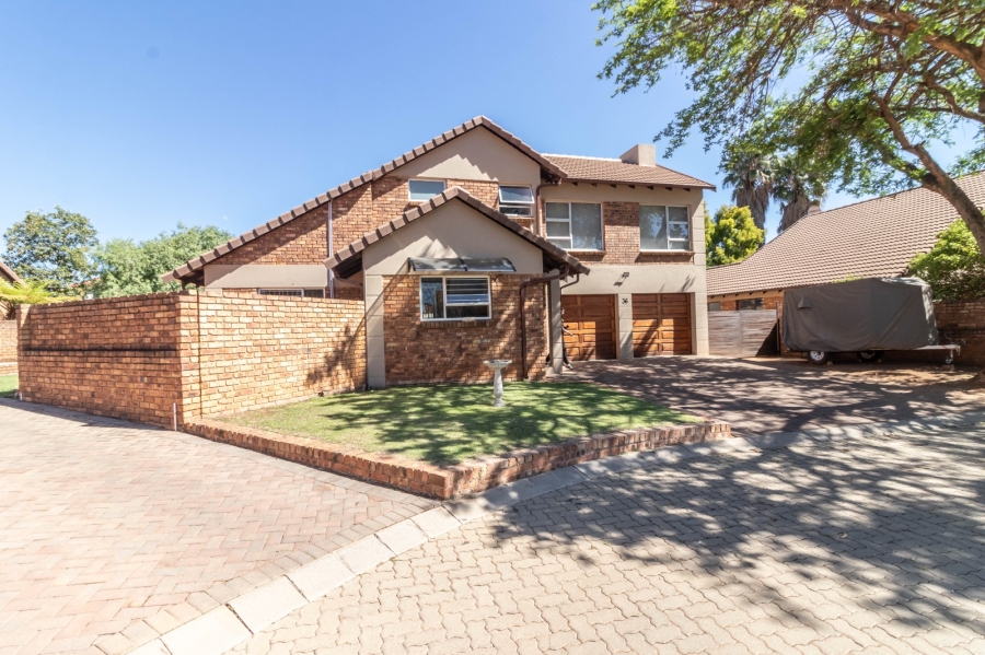 3 Bedroom Property for Sale in Glen Marais Gauteng