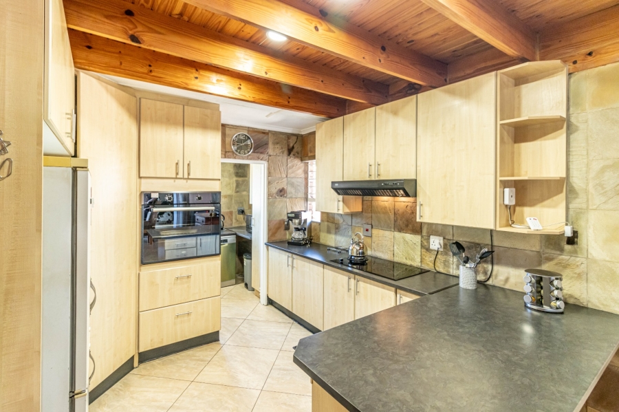 3 Bedroom Property for Sale in Glen Marais Gauteng