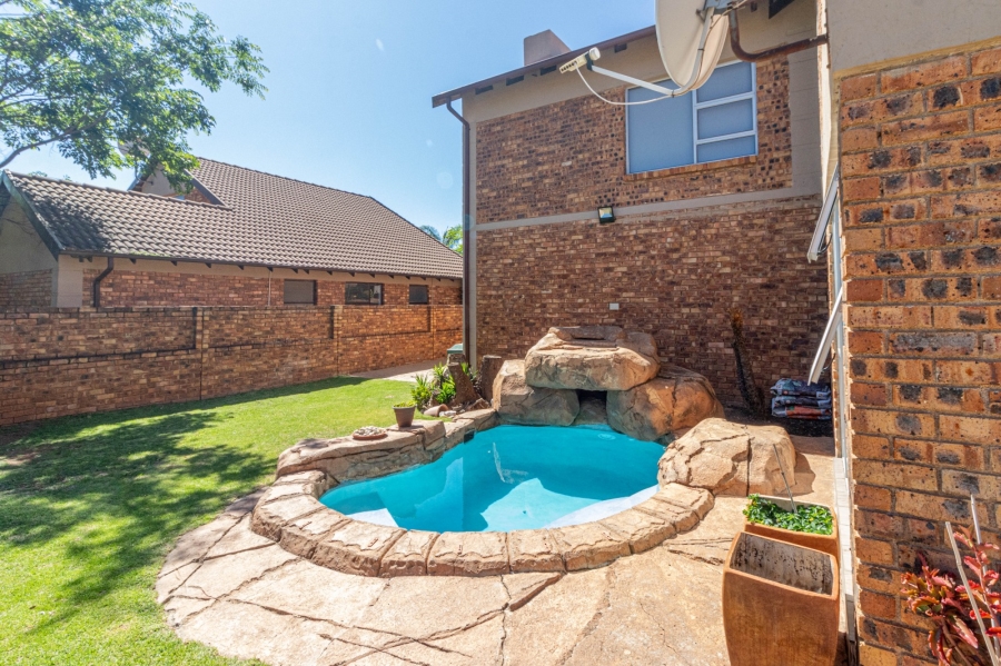 3 Bedroom Property for Sale in Glen Marais Gauteng