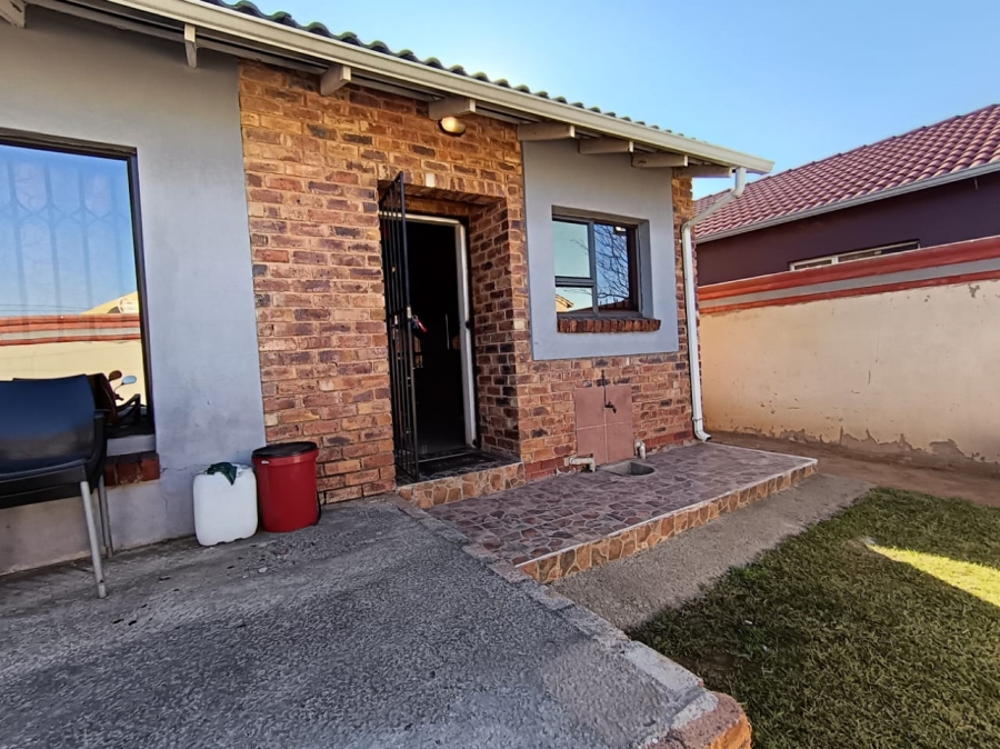 2 Bedroom Property for Sale in Sharon Park Gauteng