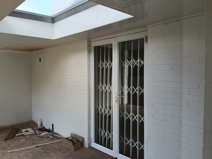 3 Bedroom Property for Sale in Lakefield Gauteng