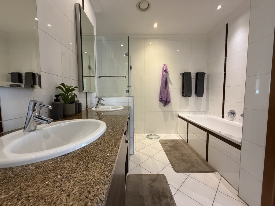 2 Bedroom Property for Sale in Bedford Gardens Gauteng