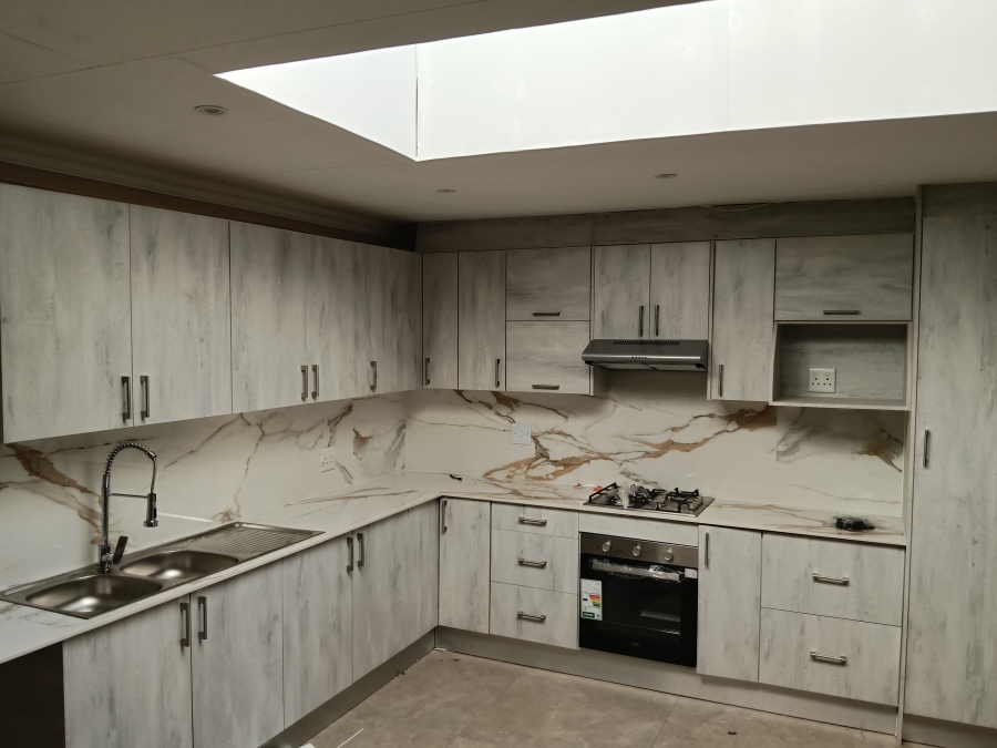 3 Bedroom Property for Sale in Lakefield Gauteng