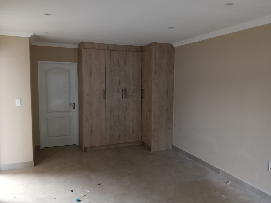 3 Bedroom Property for Sale in Lakefield Gauteng